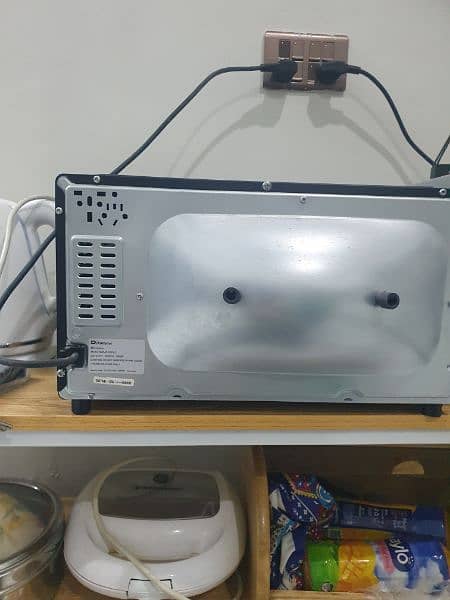 slightly used oven toaster 4
