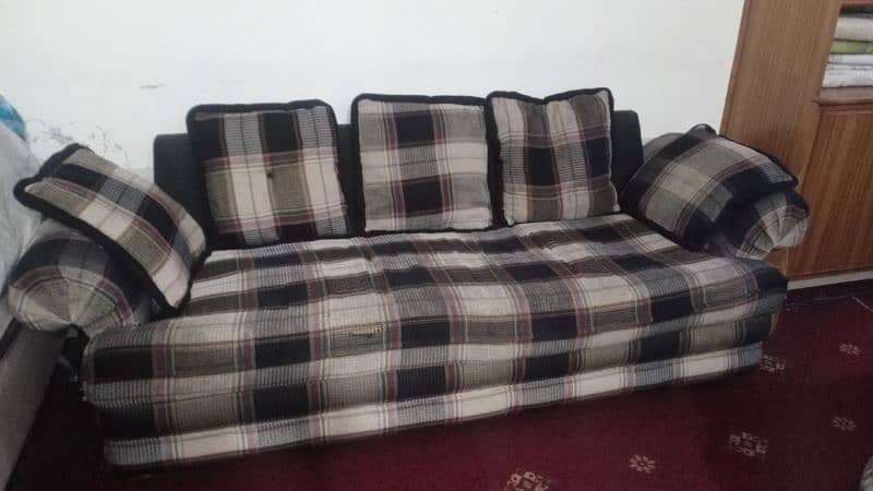 6 seater sofa set in good condition 1