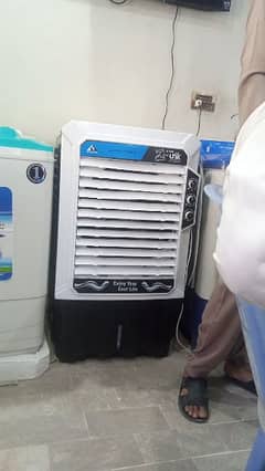 Unik ac /DC inverter room air cooler