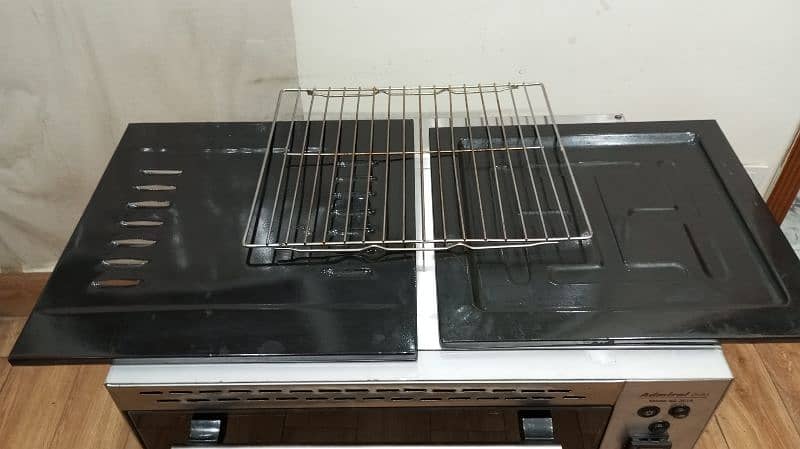 Gas + Electric Convection Oven in Excellent Condition 4