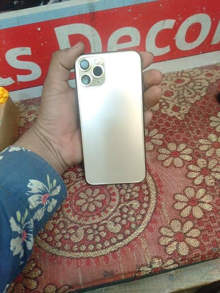 I phone 11 pro factory unlocked 4 months sim available 4