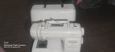 japan Machine 10 type stitching. Only 4 month used 
condition new 0