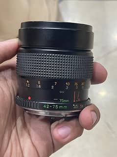 Yashica manual lens 42-75mm C/Y mount