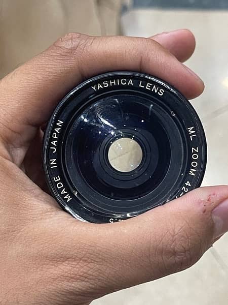 Yashica manual lens 42-75mm C/Y mount 1