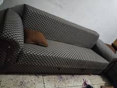 sofa combed for urgent sale