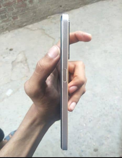 oppo A 57 in good condition 4