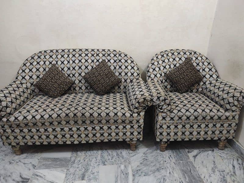 Sofa for sale in Jhelum 1