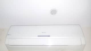 Gree DC Inverter AC in Excellent Condition for Sale!