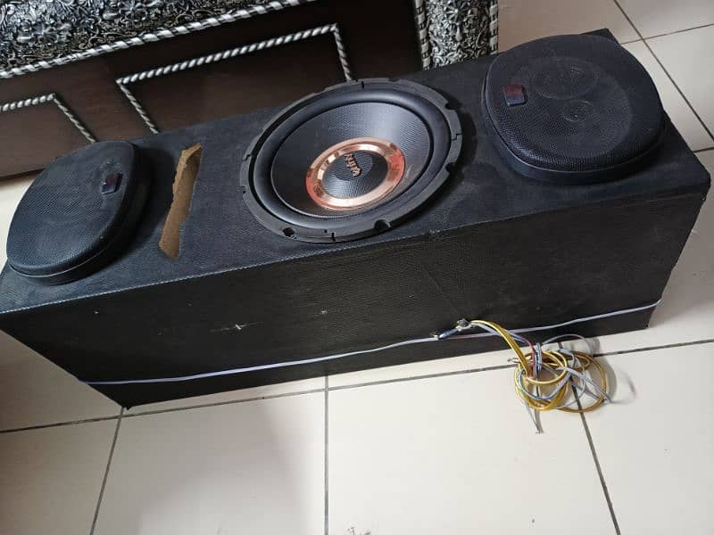 Infinity Woofer Kenwood Speakers and Orientech Amp 5