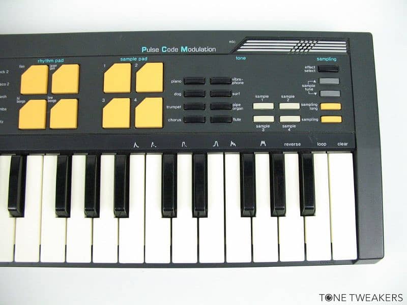 Casio SK-5 sampling keyboard with rhythm and sample pads 4