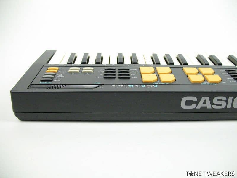 Casio SK-5 sampling keyboard with rhythm and sample pads 8