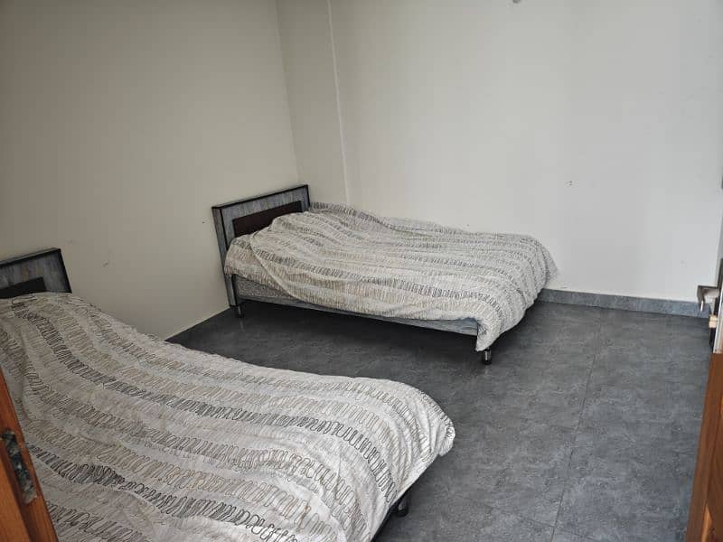 girls hostel spaceApartments and studios,offices, rooms for night stay 14