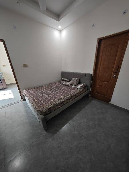girls hostel spaceApartments and studios,offices, rooms for night stay 15