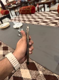 IPhone 14 Pro Max 128 Jv Gold colour 10 by 10 condition