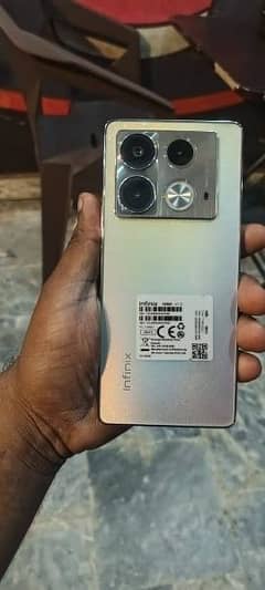 infinix Note 40 /8-256  condition 10/10 just. 4 din use Huw ha mobile.