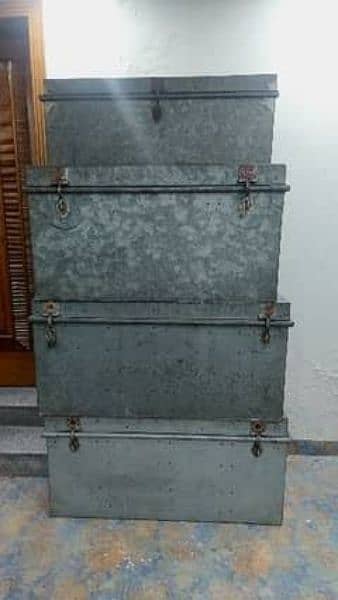 3 foot paiti Trunk Available in very Cheapest Rates 0
