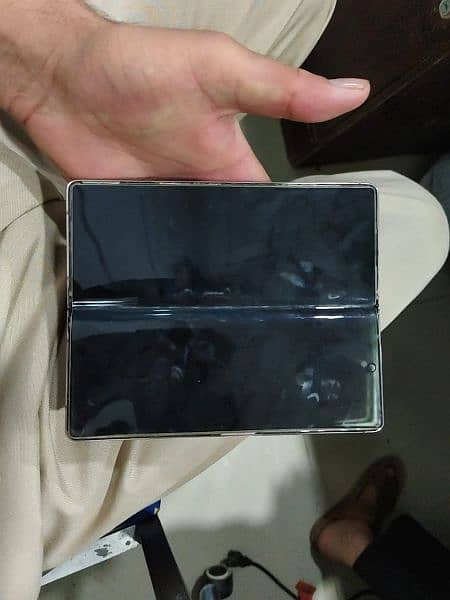 Samsung Galaxy Z Fold 2 Non PTA 2