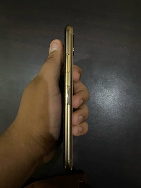 Iphone xs (gold) (non pta) 1