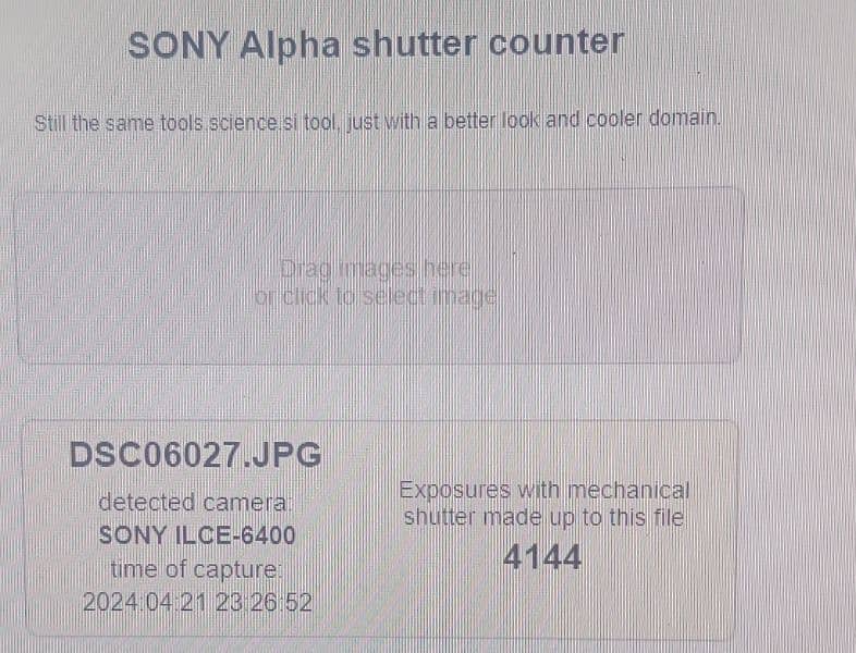 Sony @6400 With Sigma 30 mm Lens and Batteries Charger 4