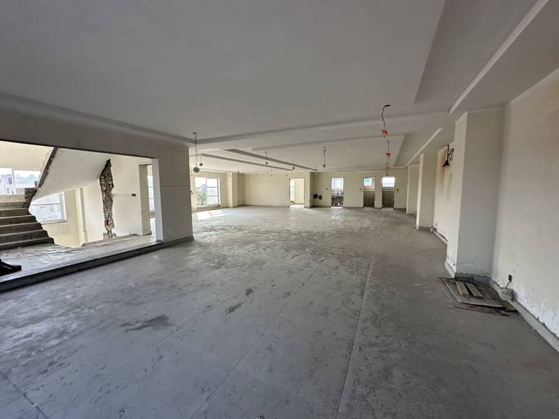 Newly Built Commercial Floor Available For Office In Johar Town 4