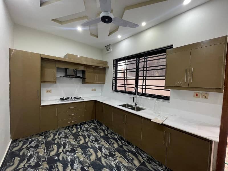 7 Marla Brand New Spanish House For Sale In Satellite Town Citi Housing Jhelum. 5