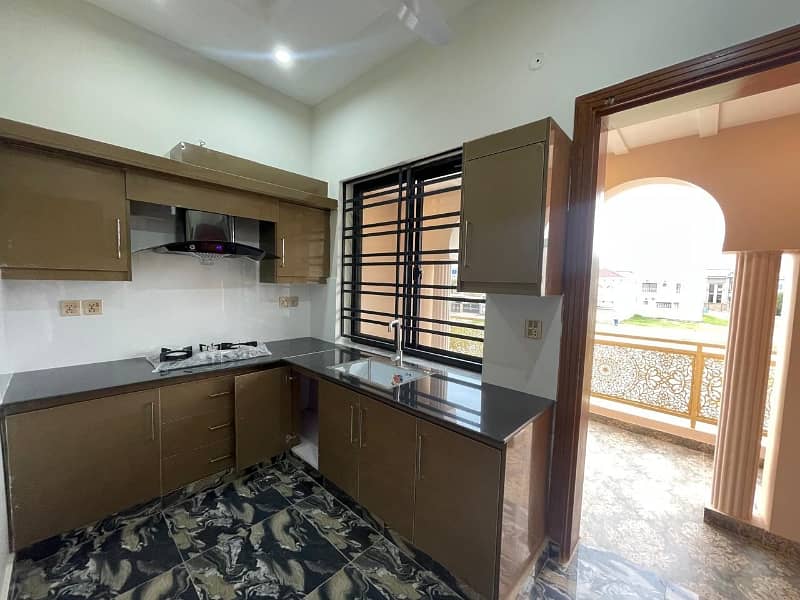 7 Marla Brand New Spanish House For Sale In Satellite Town Citi Housing Jhelum. 12