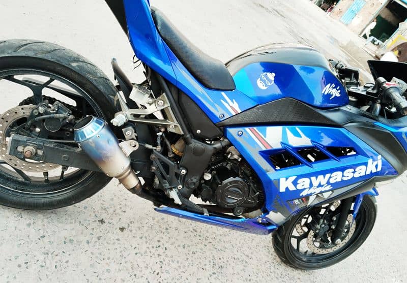 Kawasaki ninja 250cc 19 model lush condition O3O97O59755 watts app 2