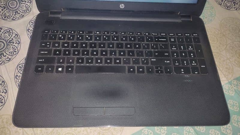 Hp laptop AMD A6 R4 Graphics 2