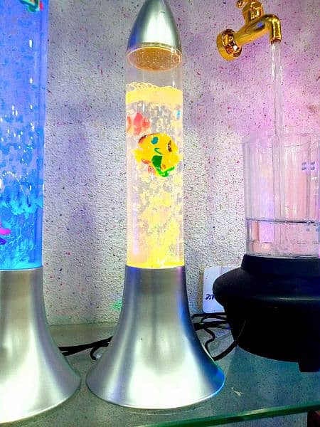 Colour Changing LED Aqua Rocket Bubble Fish Water Light Table Lamp 0