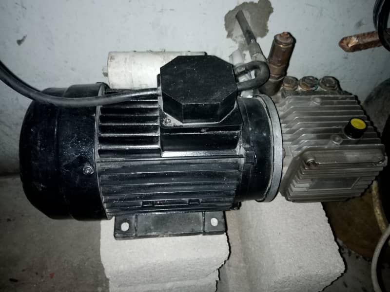 Service Staion Pressure Car Washer Karcehr Pump 2
