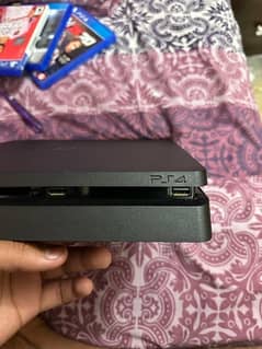 Ps4 slim 1 Tb with 2 controller