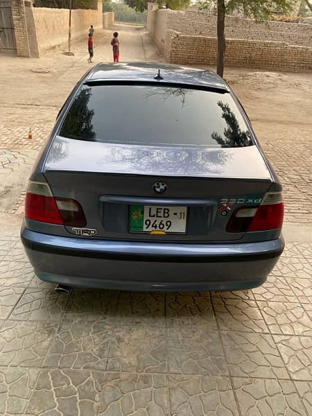 BMW 3 Series 2004 model register 2011  lahore num . neat and clean 2