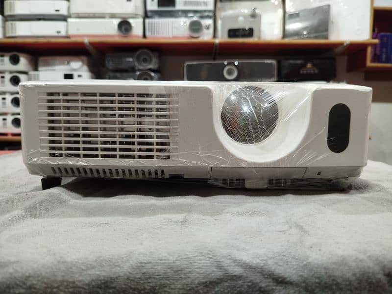 branded projector with Built-in DVD player 10