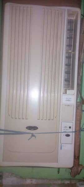 Window Air conditioner 110 voltage with stablizer and remote 0
