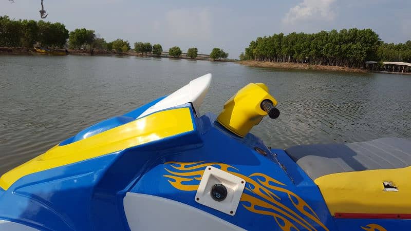 used jet skis and paddle boats in very good price 1