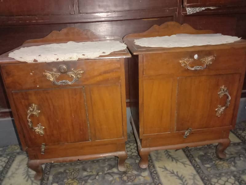 Original Wood double bed/Dressing/Side tables 2