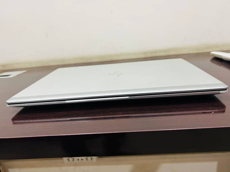HP EliteBook 840 G5 8GB Ram, 512 GB SSD 4