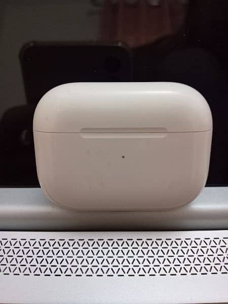 Apple Airpods Pro A2084 with Airpods Pro Charging Case A2190 2