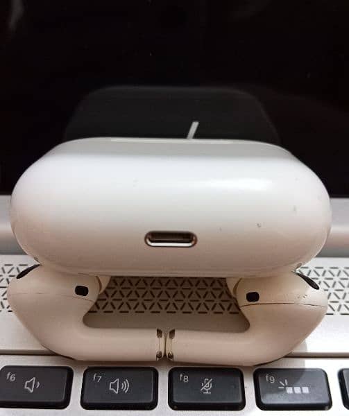 Apple Airpods Pro A2084 with Airpods Pro Charging Case A2190 4
