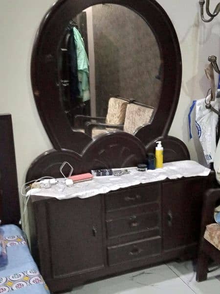 dressing table 1