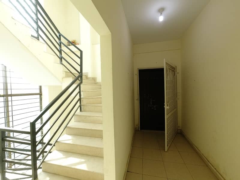 3 Bed Corner Park Facing Apartment On Second Floor Iqbal Arcade In Block A MVHS D-17/2 Available For Urgent Sale 6