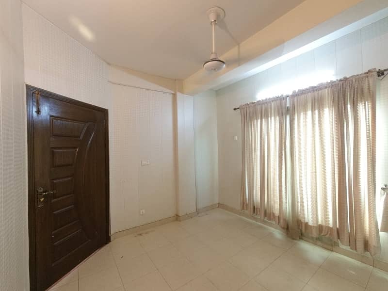 3 Bed Corner Park Facing Apartment On Second Floor Iqbal Arcade In Block A MVHS D-17/2 Available For Urgent Sale 17