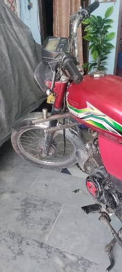 safari ki 2014 model bike ha ride wise bhoot kamal bike ha