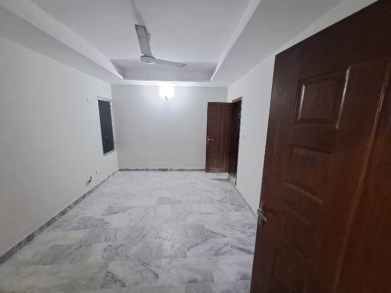 Two 2bed Corner flat available for rent at City Center D17 3