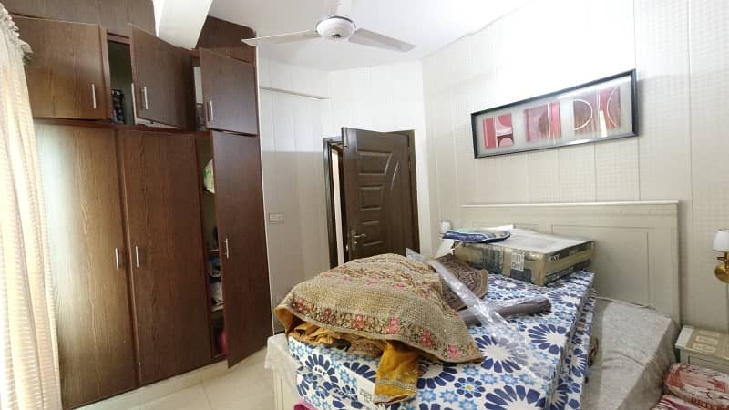 3 Bed Appartment available for urgent sale 7