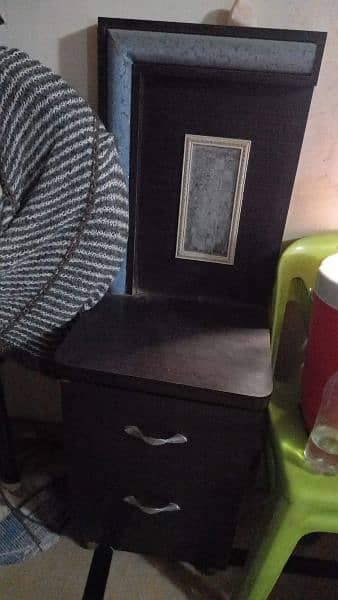 bed dressing table urgent sale 1