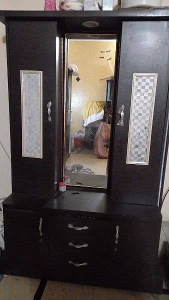 bed dressing table urgent sale 7