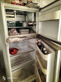 full size Dawlance refrigerator 0