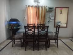 6 chairs dinning table. . in good condition