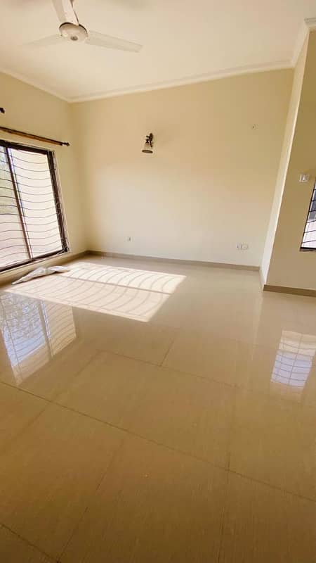 One Kanal Beautiful House Available For Rent In Paf Falcon Complex Gulberg Lahore 2